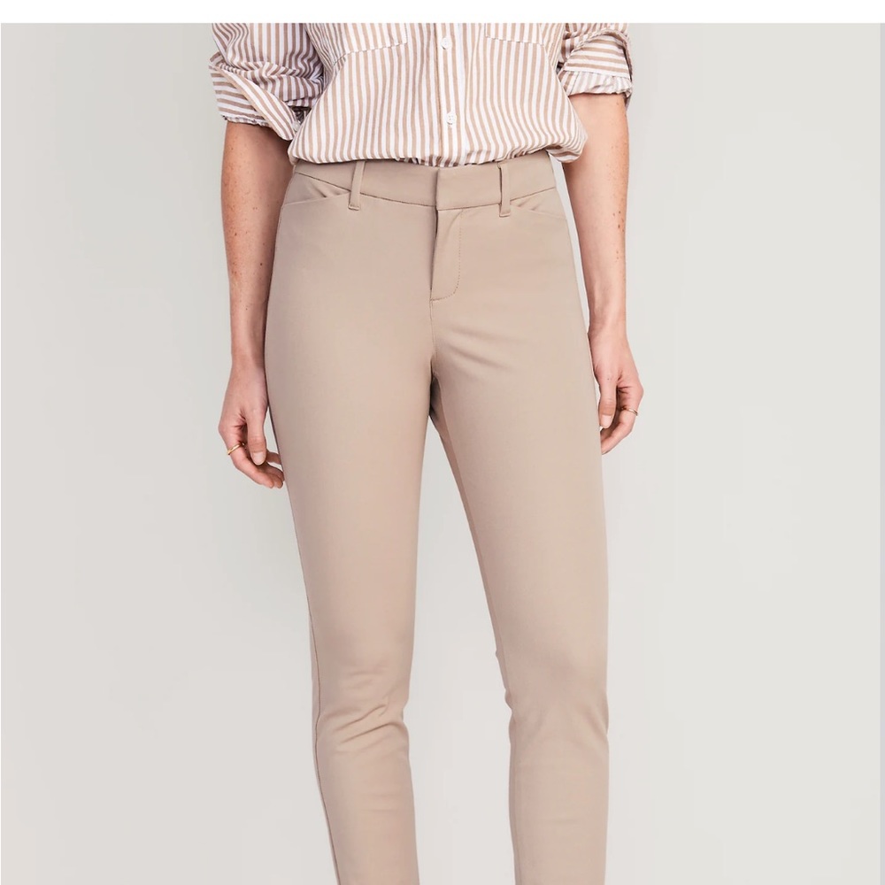 1 pair Old Navy Pixie Mid Rise stretch ankle pants. Size 14 regular